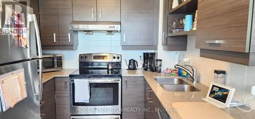 718 - 8200 Birchmount Road, Markham (Unionville), ON - Indoor Photo Showing Kitchen With Stainless Steel Kitchen With Double Sink