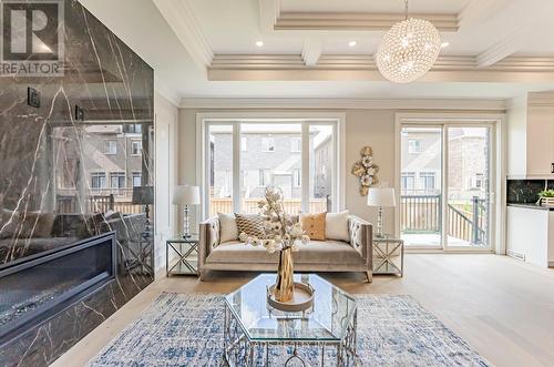 25 Madison Avenue, Richmond Hill (Oak Ridges), ON - Indoor Photo Showing Living Room With Fireplace