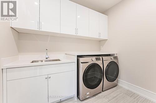 25 Madison Avenue, Richmond Hill, ON - Indoor Photo Showing Laundry Room