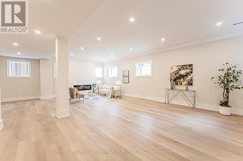 25 Madison Avenue, Richmond Hill, ON - Indoor