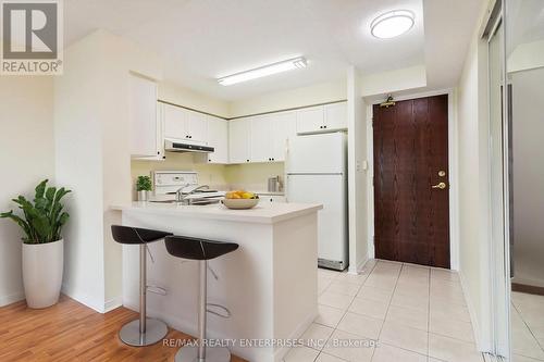 316 - 51 Baffin Court, Richmond Hill (Langstaff), ON - Indoor Photo Showing Kitchen With Double Sink