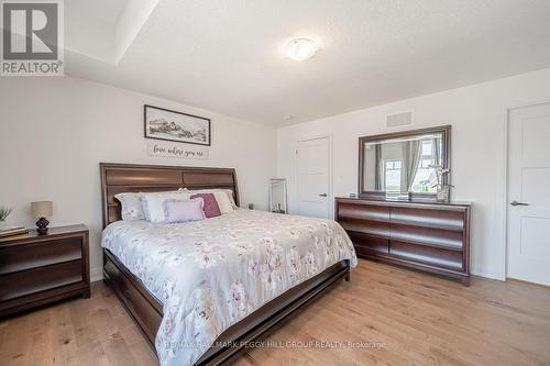 45 Pennell Drive, Barrie (Ardagh), ON - Indoor Photo Showing Bedroom