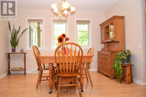 9 Empire Boulevard, Prince Edward County (Wellington), ON - Indoor Photo Showing Dining Room