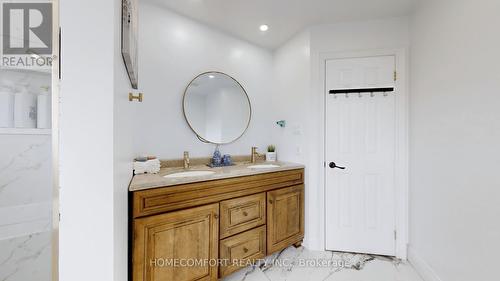 173 Civic Centre Drive, Whitby (Pringle Creek), ON - Indoor Photo Showing Bathroom