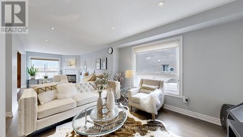 173 Civic Centre Drive, Whitby (Pringle Creek), ON - Indoor Photo Showing Living Room