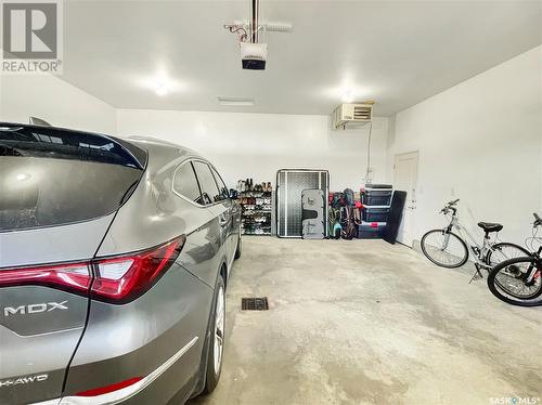 13 Macdonnell Court, Battleford, SK - Indoor Photo Showing Garage