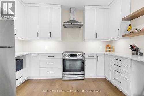 1619 Upper West Avenue, London, ON - Indoor Photo Showing Kitchen