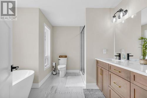 1619 Upper West Avenue, London, ON - Indoor Photo Showing Bathroom