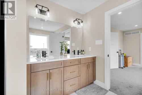 1619 Upper West Avenue, London, ON - Indoor Photo Showing Bathroom