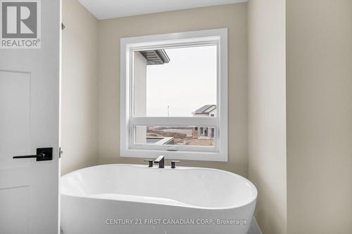 1619 Upper West Avenue, London, ON - Indoor Photo Showing Bathroom