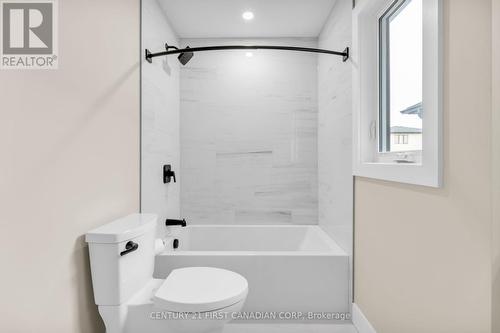 1619 Upper West Avenue, London, ON - Indoor Photo Showing Bathroom