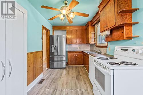 179 Clarke Road S, London, ON - Indoor Photo Showing Kitchen With Double Sink