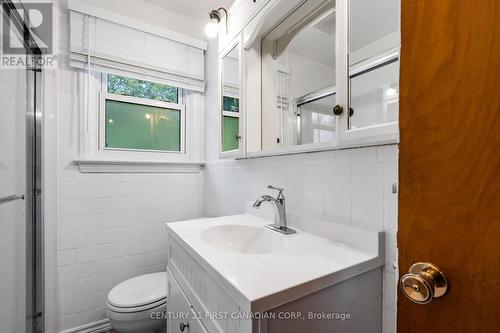 179 Clarke Road S, London, ON - Indoor Photo Showing Bathroom