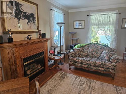 601 Valhalla Road, Nelson, BC - Indoor Photo Showing Living Room With Fireplace