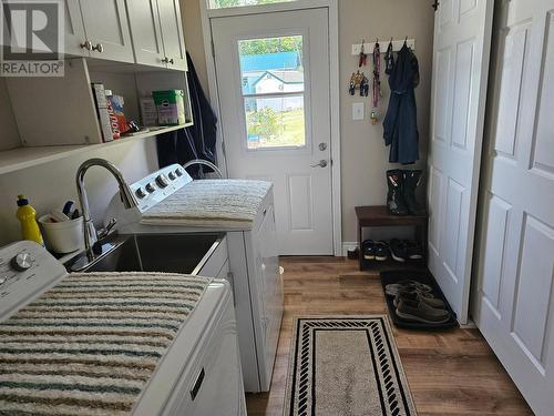 601 Valhalla Road, Nelson, BC - Indoor Photo Showing Laundry Room