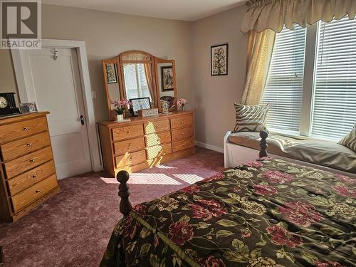 601 Valhalla Road, Nelson, BC - Indoor Photo Showing Bedroom