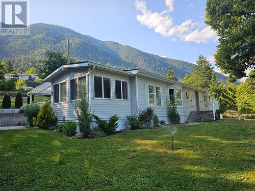 601 Valhalla Road, Nelson, BC - Outdoor With Facade