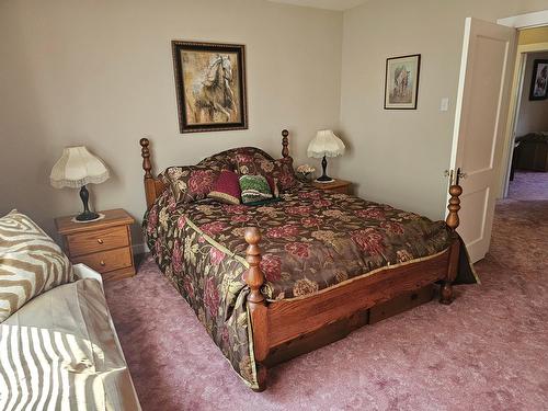 601 Valhalla Road, Nelson, BC - Indoor Photo Showing Bedroom