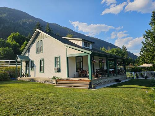 601 Valhalla Road, Nelson, BC - Outdoor With Deck Patio Veranda