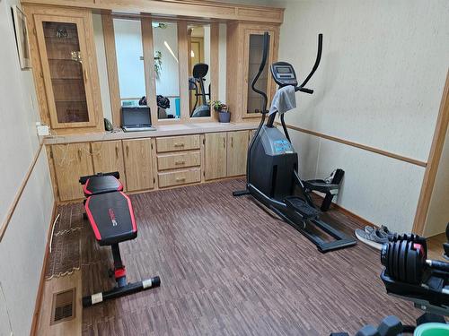 601 Valhalla Road, Nelson, BC - Indoor Photo Showing Gym Room