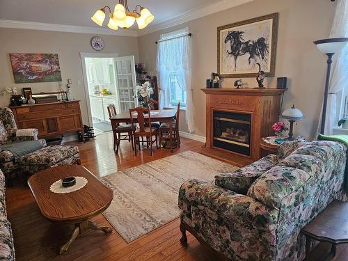 601 Valhalla Road, Nelson, BC - Indoor Photo Showing Living Room With Fireplace