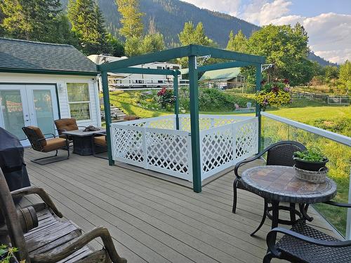 601 Valhalla Road, Nelson, BC - Outdoor With Deck Patio Veranda