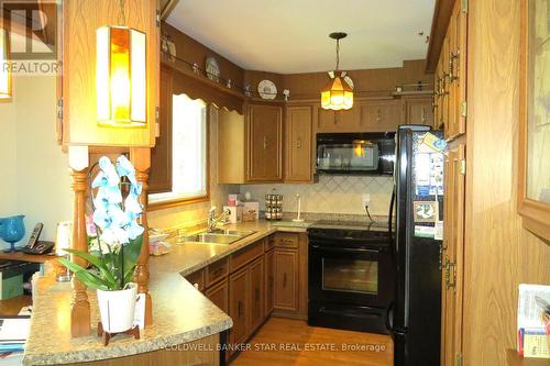 Kitchen - 36 St Andrew Street, Aylmer (Ay), ON - Indoor Photo Showing Kitchen With Double Sink