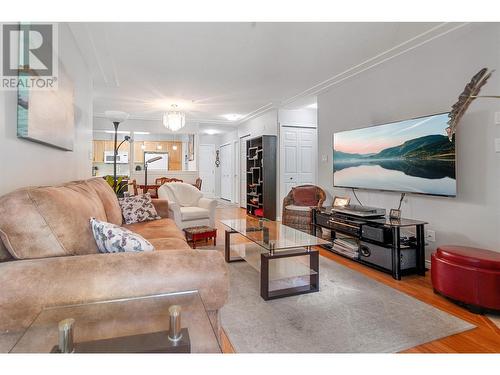 2255 Atkinson Street Unit# 106, Penticton, BC - Indoor Photo Showing Living Room