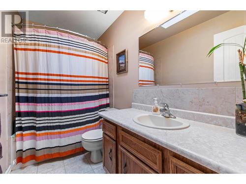 15638 Greenhow Road, Lake Country, BC - Indoor Photo Showing Bathroom