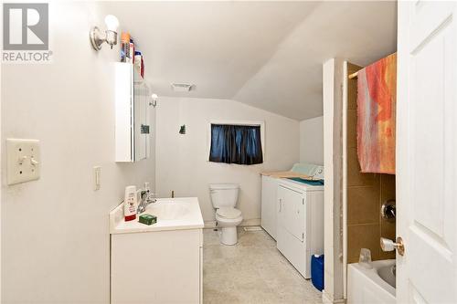 355 Labine Street, Sudbury, ON - Indoor Photo Showing Bathroom