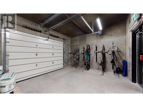 529 Truswell Road Unit# 101, Kelowna, BC - Indoor Photo Showing Garage