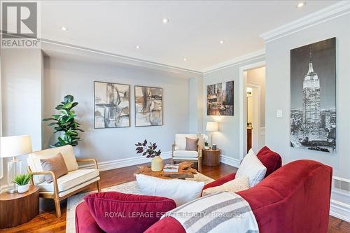 30 Doddington Drive, Toronto (Stonegate-Queensway), ON - Indoor Photo Showing Living Room