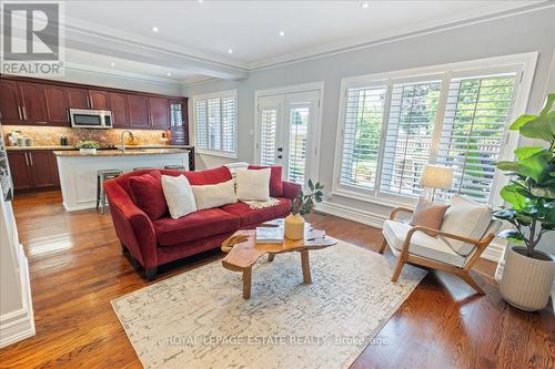 30 Doddington Drive, Toronto (Stonegate-Queensway), ON - Indoor Photo Showing Living Room