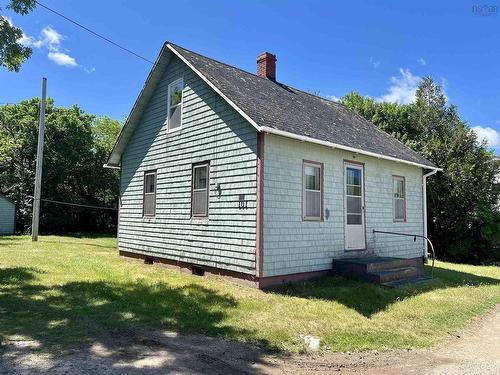 101 Clements Street, Shelburne, NS 