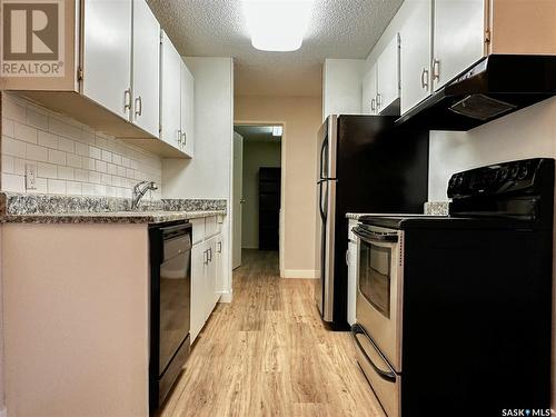 203 1902 Pearson Avenue, North Battleford, SK - Indoor Photo Showing Kitchen