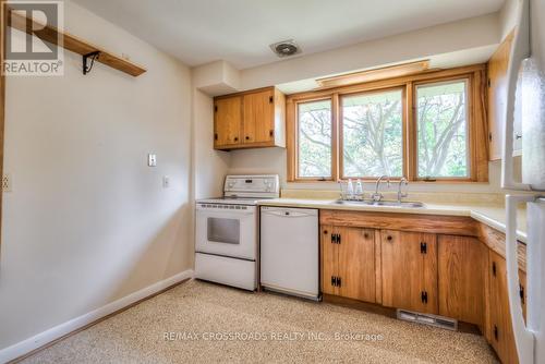 222 Northwood Drive, Toronto (Newtonbrook East), ON - Indoor Photo Showing Kitchen