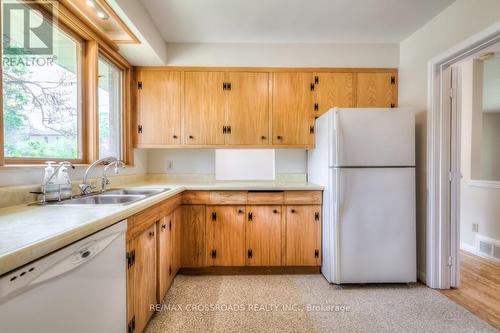 222 Northwood Drive, Toronto (Newtonbrook East), ON - Indoor Photo Showing Kitchen With Double Sink