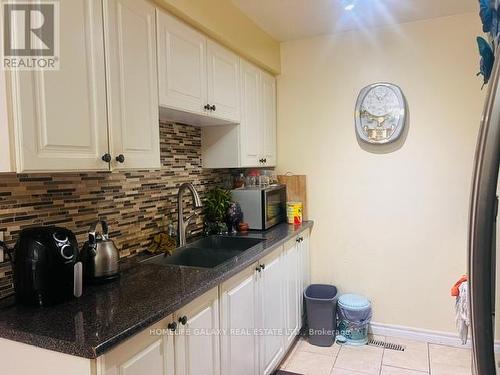 151 Quantrell Trail, Toronto (Malvern), ON - Indoor Photo Showing Kitchen