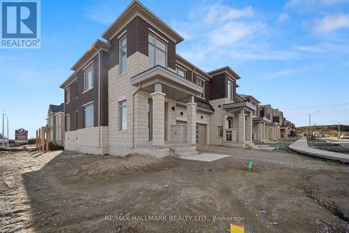 77 Schmeltzer Crescent, Richmond Hill, ON - Outdoor With Facade