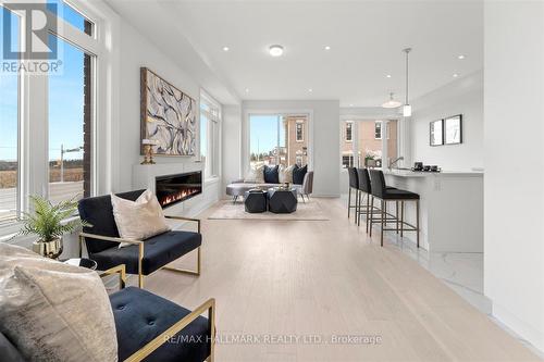 77 Schmeltzer Crescent, Richmond Hill, ON - Indoor Photo Showing Living Room With Fireplace