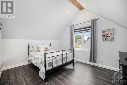 373 Raglan Street N, Renfrew, ON - Indoor Photo Showing Bedroom