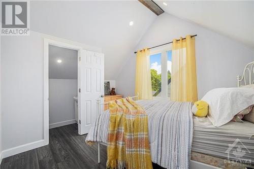 373 Raglan Street N, Renfrew, ON - Indoor Photo Showing Bedroom