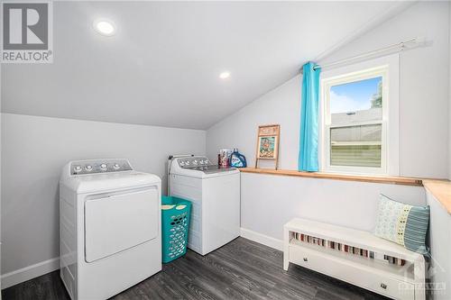 373 Raglan Street N, Renfrew, ON - Indoor Photo Showing Laundry Room