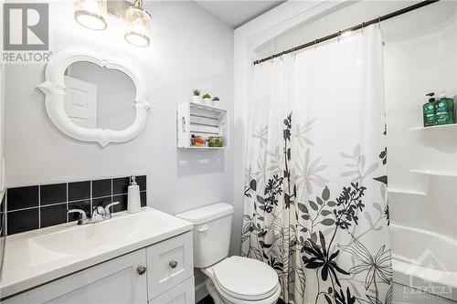 373 Raglan Street N, Renfrew, ON - Indoor Photo Showing Bathroom