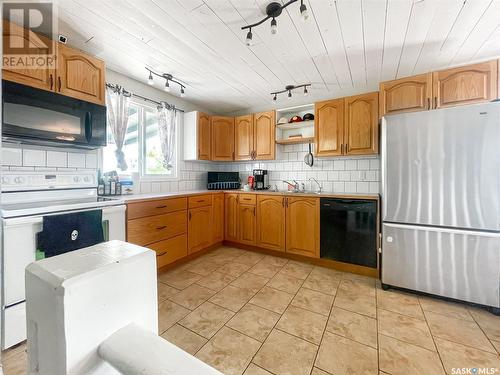 1110 Chaplin Street E, Swift Current, SK - Indoor Photo Showing Kitchen