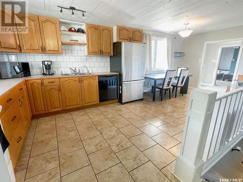 1110 Chaplin Street E, Swift Current, SK - Indoor Photo Showing Kitchen With Double Sink