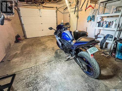 1110 Chaplin Street E, Swift Current, SK - Indoor Photo Showing Garage