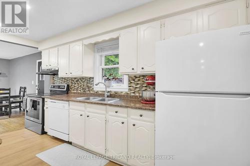 1447 Adelaide Street N, London, ON - Indoor Photo Showing Kitchen With Double Sink