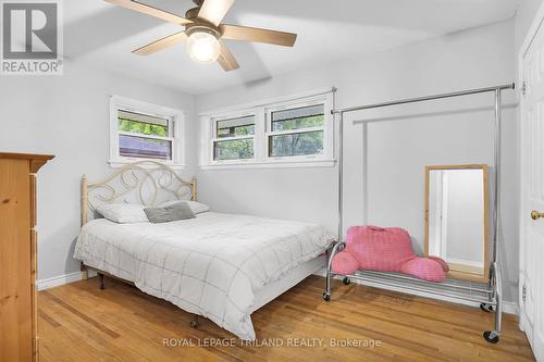 1447 Adelaide Street N, London, ON - Indoor Photo Showing Bedroom