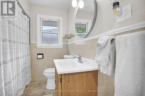 1447 Adelaide Street N, London, ON - Indoor Photo Showing Bathroom